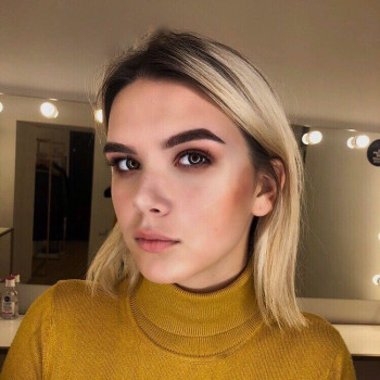 Моделирование и окрашивание бровей
                    Візажист Анна Шевченко Київ