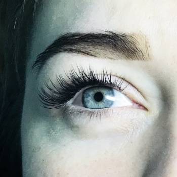 Нарощення вій