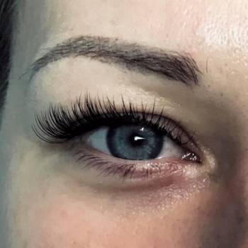 Нарощення вій