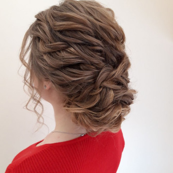 Праздничная, вечерняя прическа
                    Парикмахер-стилист Яна Запорожье