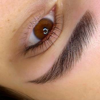 Ламинирование ресниц и долговременная укладка бровей