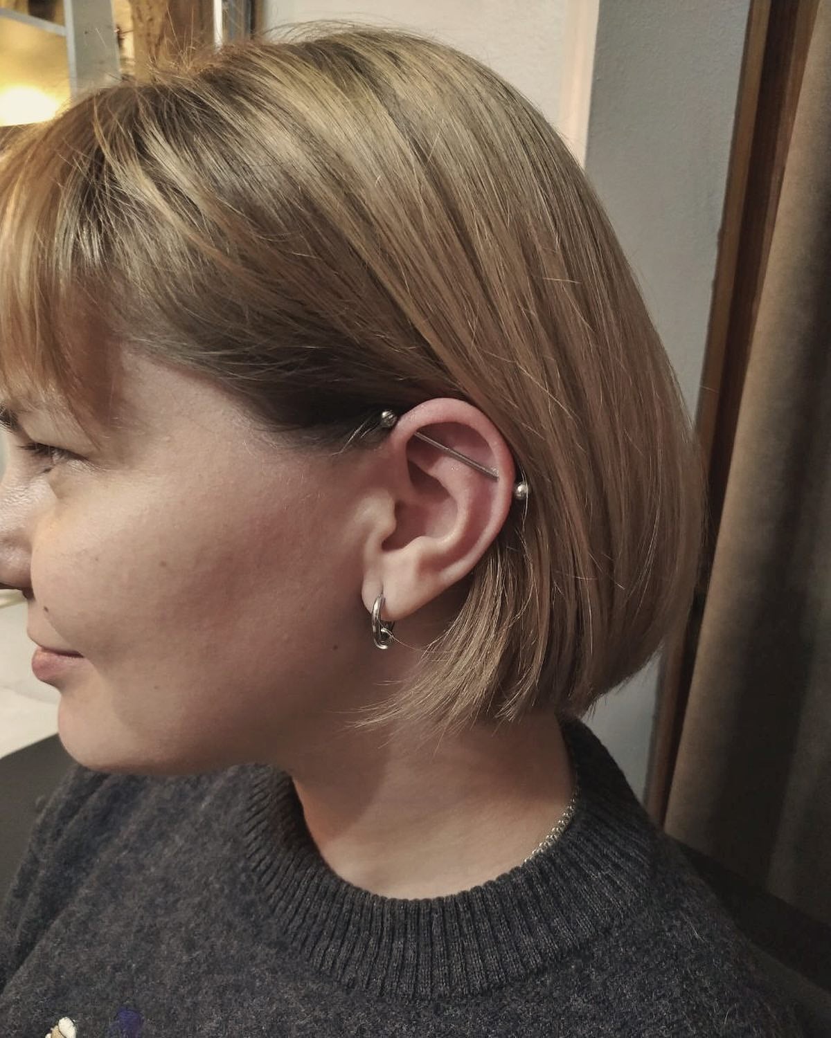 Пірсинг вуха мочки хелікс, фото - Студія татужу Elf Tattoo