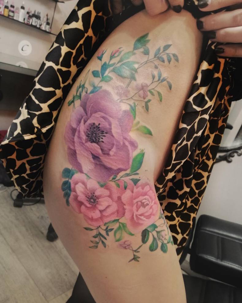 Для дівчат троянда кольорові, фото - Студія татужу Elf Tattoo