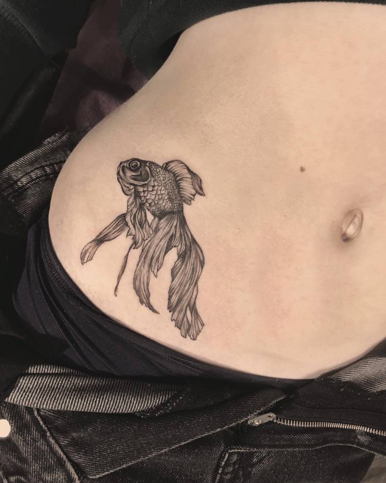 Для дівчат реалізм чорно-білі, фото - Студія татужу Elf Tattoo
