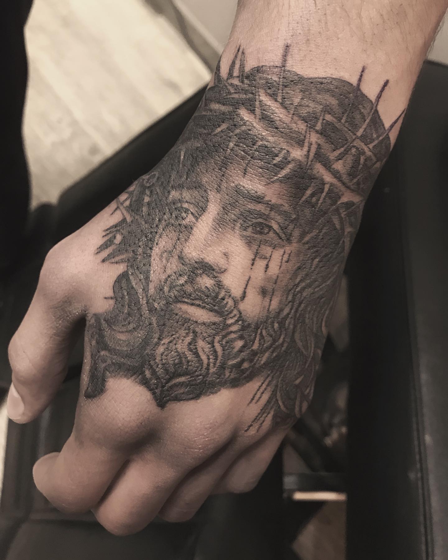 Мужские реализм на кисти, фото - Студия татуажа Elf Tattoo