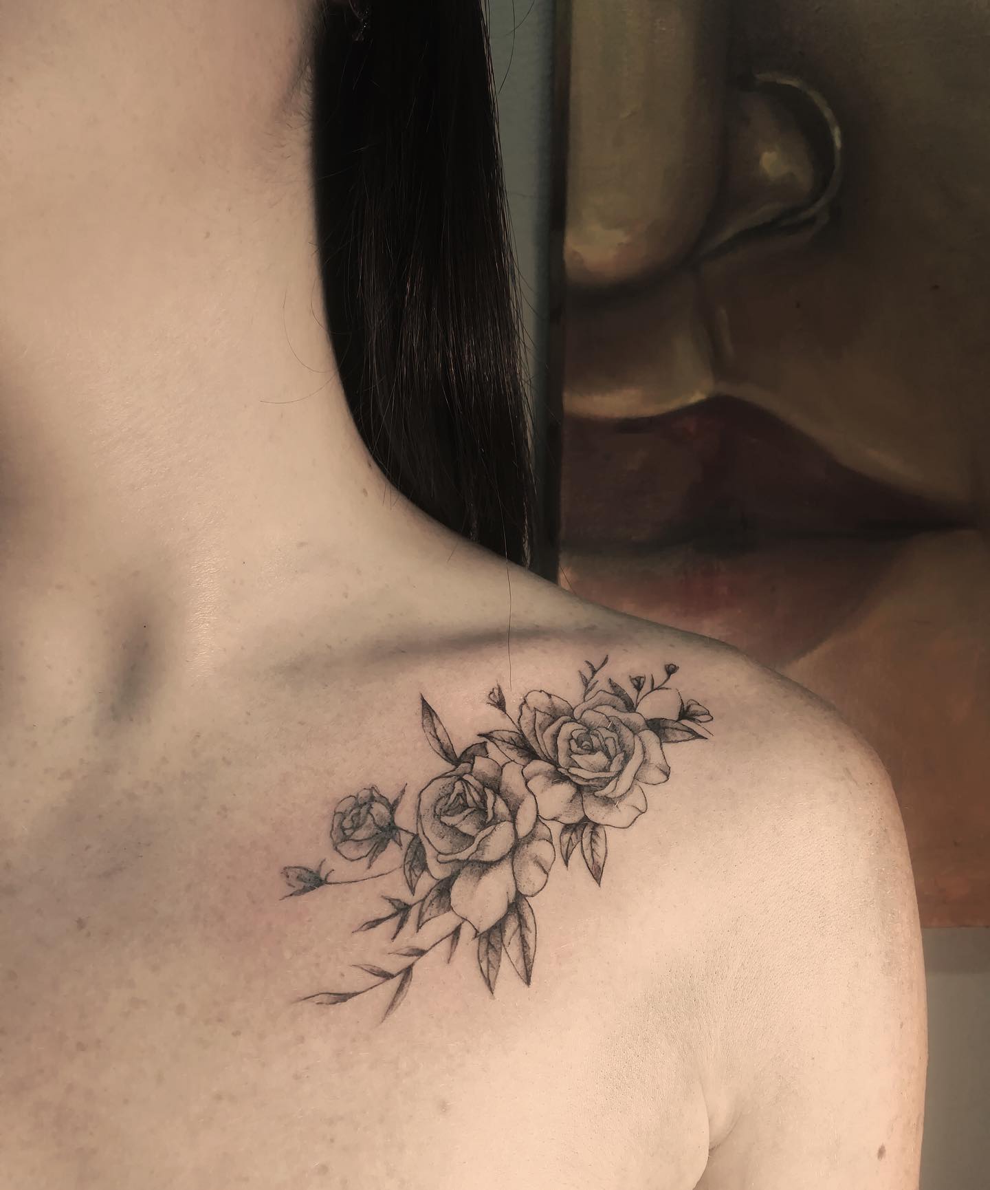 Женские на плече роза, фото - Студия татуажа Elf Tattoo