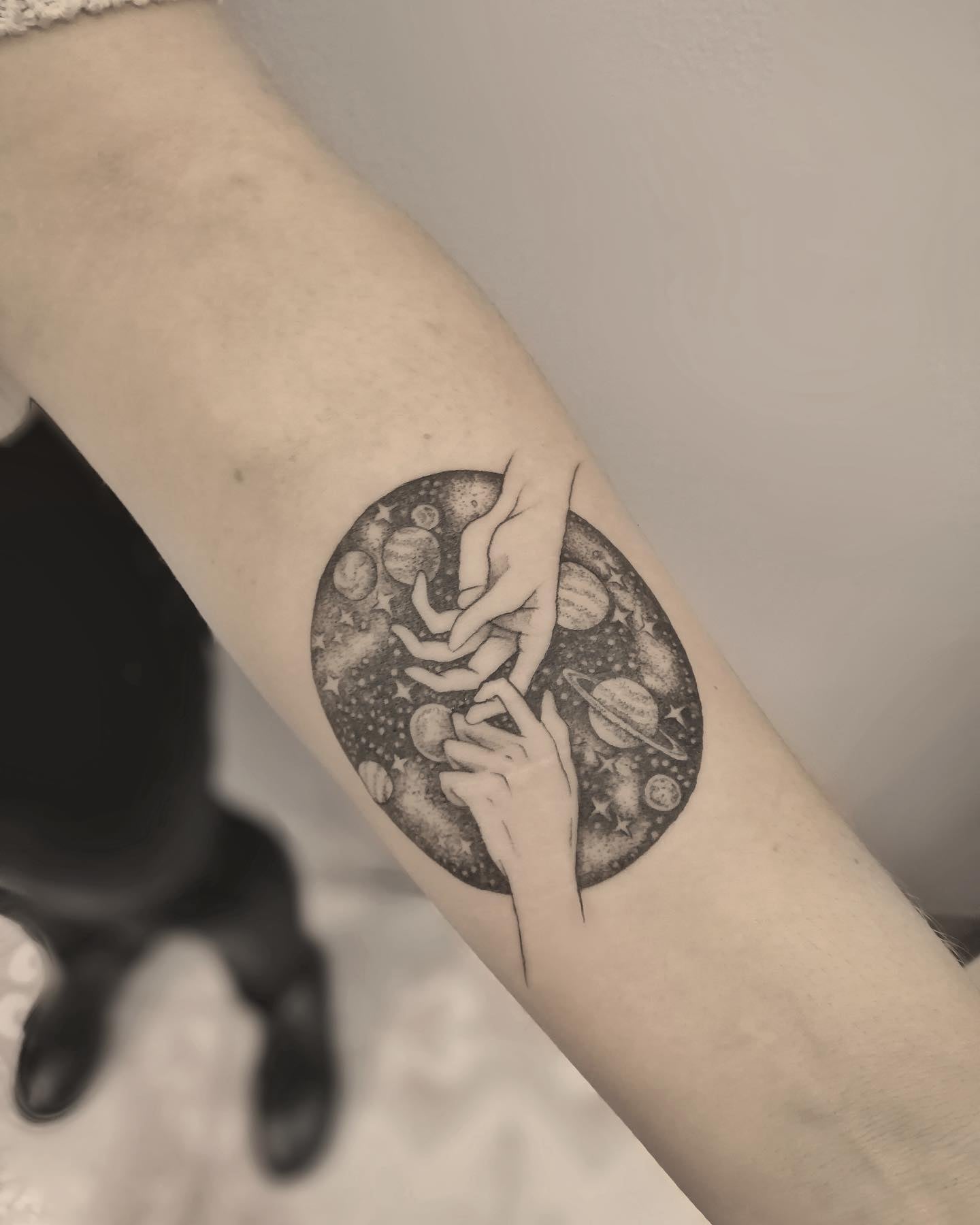 На руці Memento mori, фото - Студія татужу Elf Tattoo