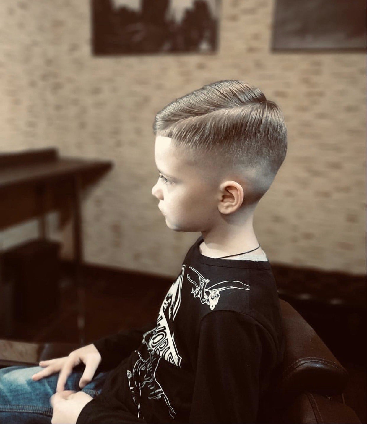 Мужская стрижка для мальчика фейд, фото -  Barber House