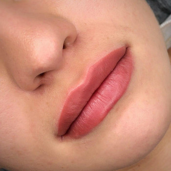 Перманентный макияж губ у Анны Корж
                    Студия татуажа Perfect Style Киев