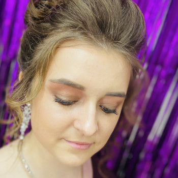 Причёска пучок
                    Візажист Ксения Красовская Київ