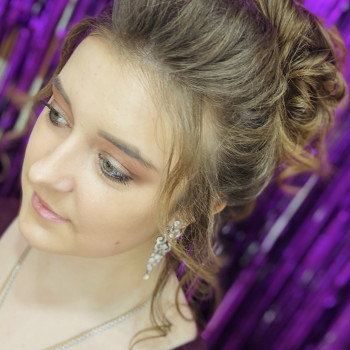 Причёска пучок
                    Візажист Ксения Красовская Київ