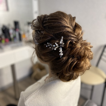 Причёска пучок
                    Візажист Ксения Красовская Київ