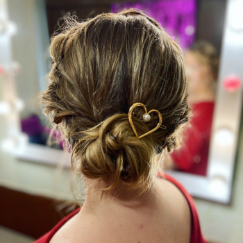 Причёска пучок
                    Візажист Ксения Красовская Київ