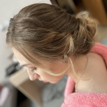 Причёска пучок
                    Візажист Ксения Красовская Київ