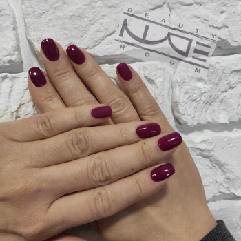 Покрытие гель-лаком
                    Салон краси B.ROOM Одеса