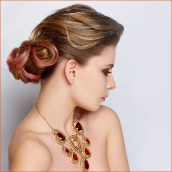 Вечерняя укладка от мастера салона Марины Пихоты.