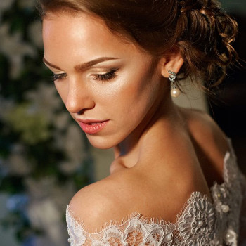 Свадебная укладка волос
                    Визажист Ольга Киев