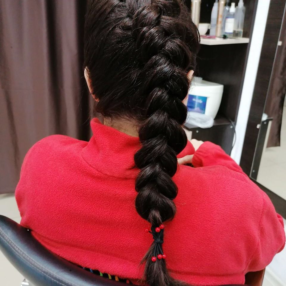 Укладка волос плетение косички, фото -  Family Salon