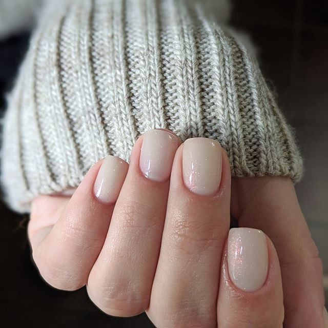 Ніжний манікюр нюдовий світлий, фото -  Bright Nail Studio