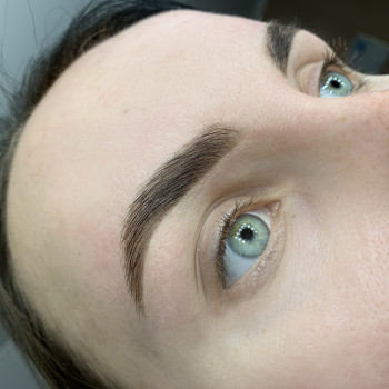 Моделирование + окрашивание бровей
                    Визажист Яна Мамедова Винница