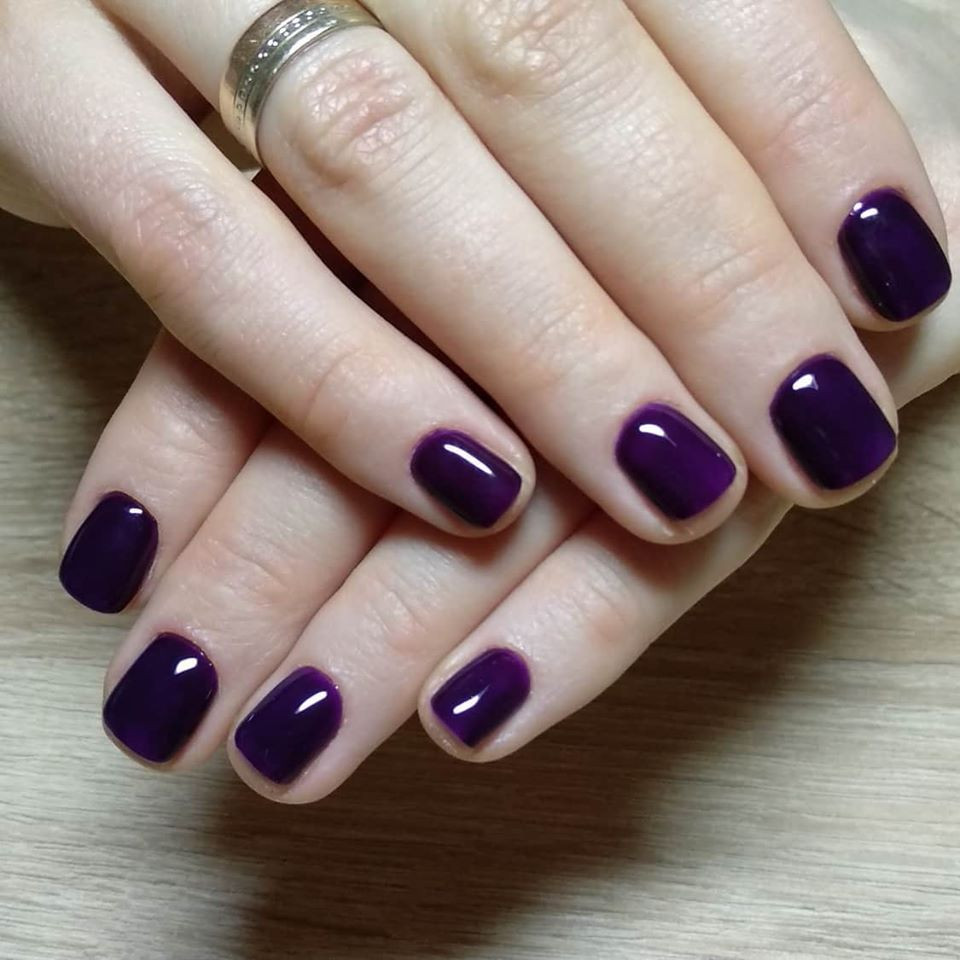 Манікюр на короткі нігті квадратні фіолетовий, фото - Нігтьова студія Helen Nail Service