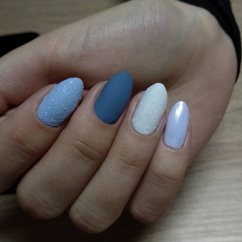 Манікюр з блискітками синій матовий, фото - Нігтьова студія Helen Nail Service