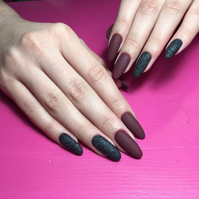 Маникюр с блестками матовый на длинные ногти, фото - Ногтевая студия Good Nails