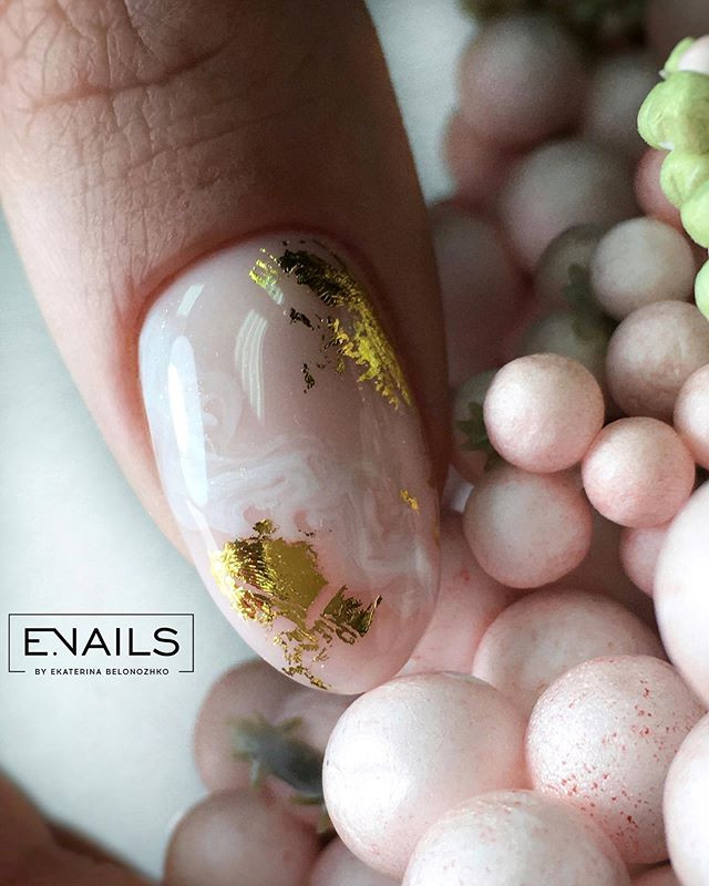 Нежный маникюр нюдовый мраморный, фото - Ногтевая студия E.Nails