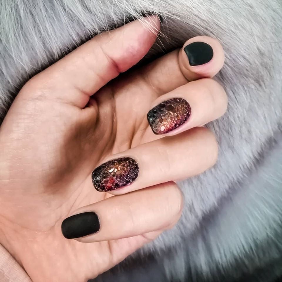 Манікюр на короткі нігті чорний матовий, фото - Нігтьова студія Marchuk Nail Studio