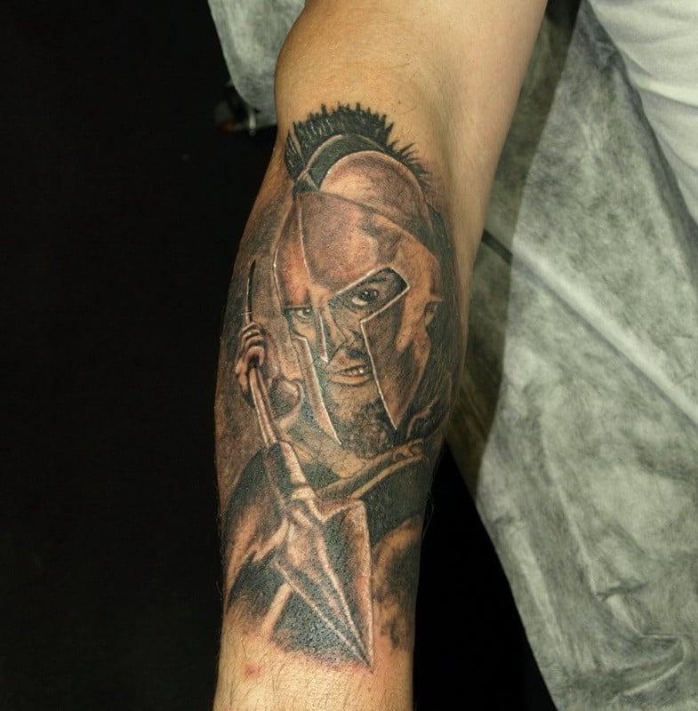 Для хлопців на передпліччі реалізм, фото - Тату салон Devil Tattoo Studio