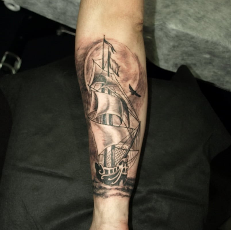 Мужские на руке реализм, фото - Тату салон Devil Tattoo Studio