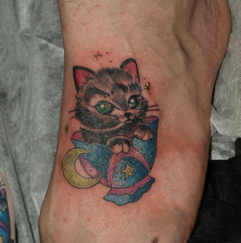 Мужские цветные кошка, фото - Тату салон Devil Tattoo Studio