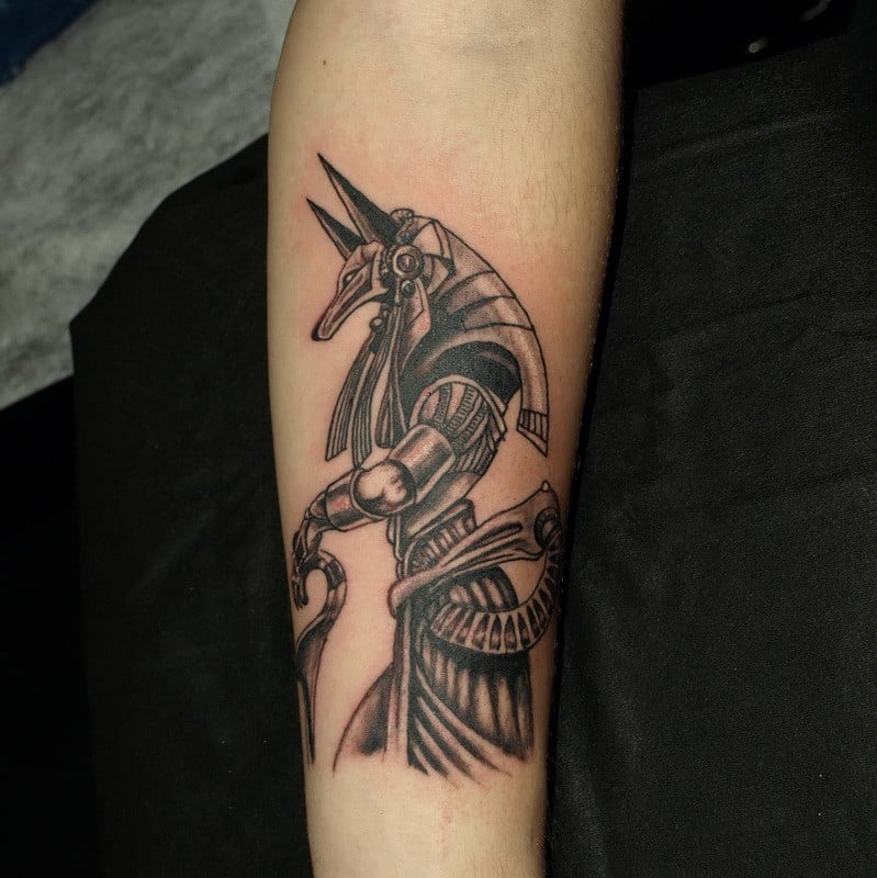 На руці анубіс, фото - Тату салон Devil Tattoo Studio