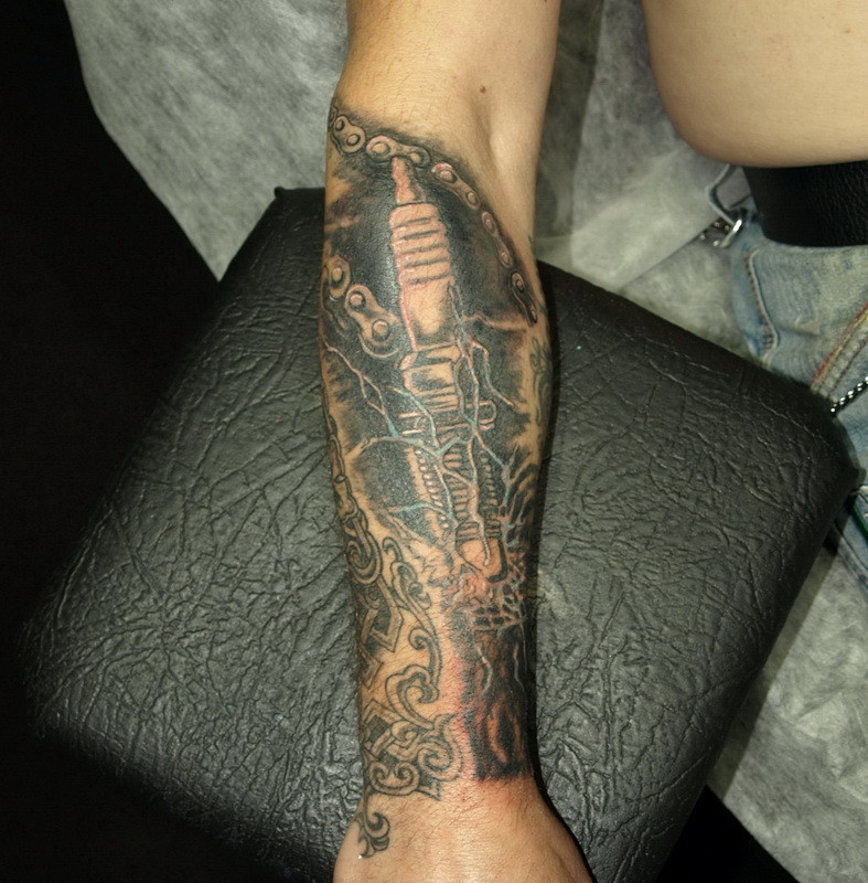 Для хлопців на передпліччі рукав, фото - Тату салон Devil Tattoo Studio