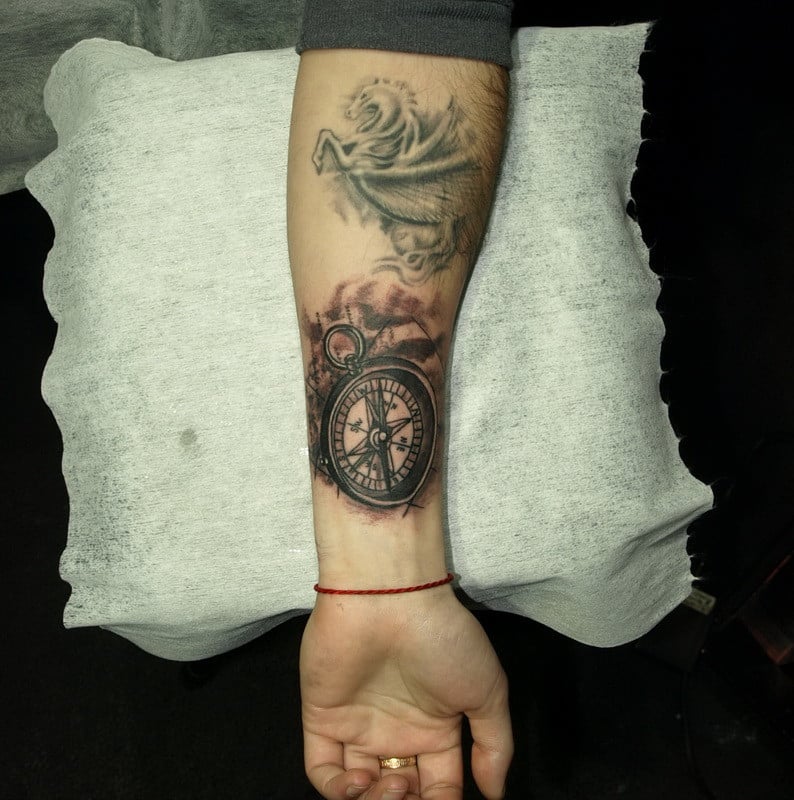 Для хлопців на руці передпліччі, фото - Тату салон Devil Tattoo Studio