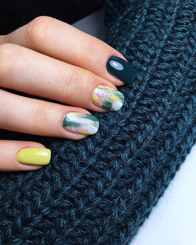 Манікюр на короткі нігті з малюнком квадратні, фото - Нігтьова студія Poly Nail