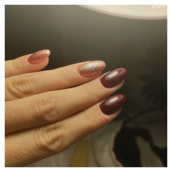 Винный маникюр блестящий, фото - Мастер маникюра Марина