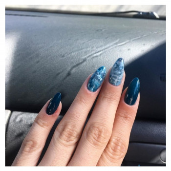 Манікюр мигдаль синій мармуровий, фото - Майстер манікюру Марина