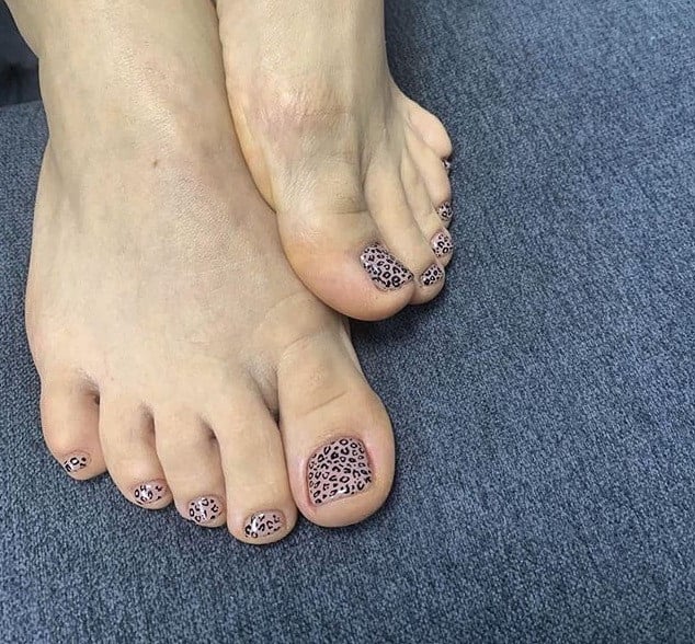 Педикюр красивый с дизайном, фото - Ногтевая студия Nails Design Club