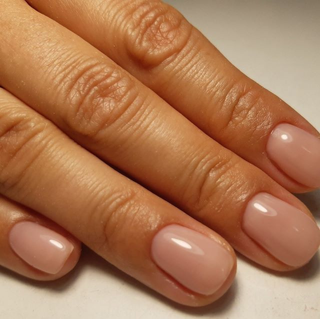 Маникюр на короткие ногти нежный нюдовый, фото - Ногтевая студия Nails-Up