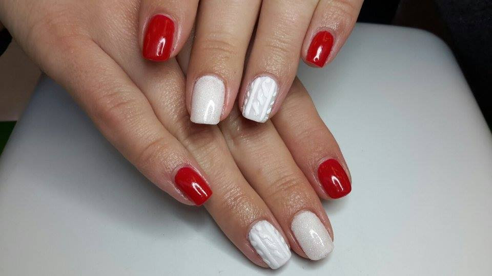 Білий манікюр червоний новорічний, фото - Нігтьова студія Manicure Lounge