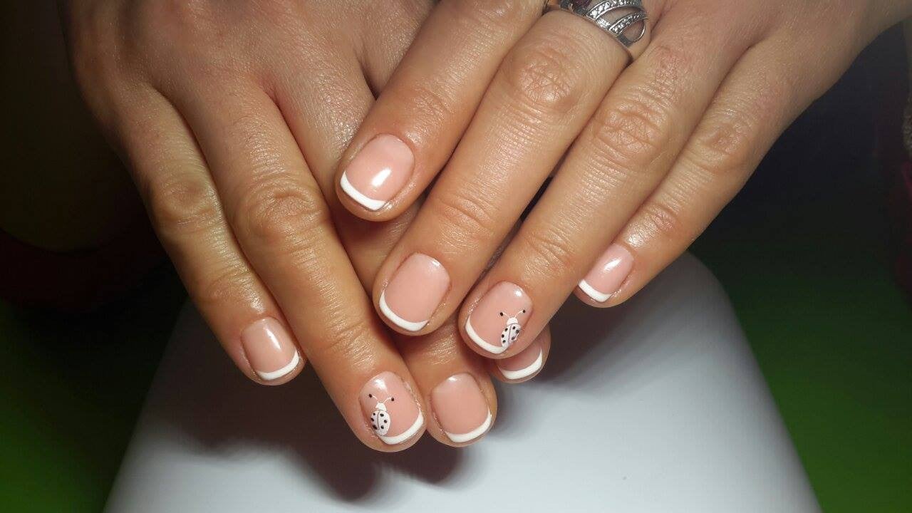 Манікюр на короткі нігті ніжний нюдовий, фото - Нігтьова студія Manicure Lounge