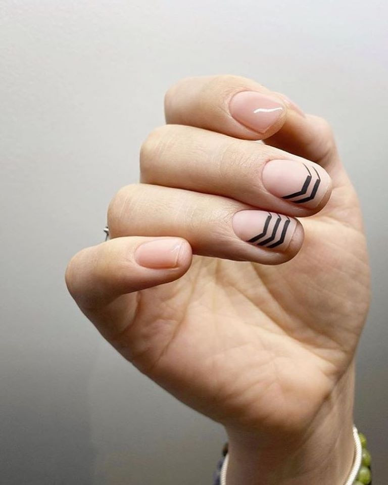 Манікюр на короткі нігті ніжний нюдовий, фото - Студія краси Beauty Bar BB