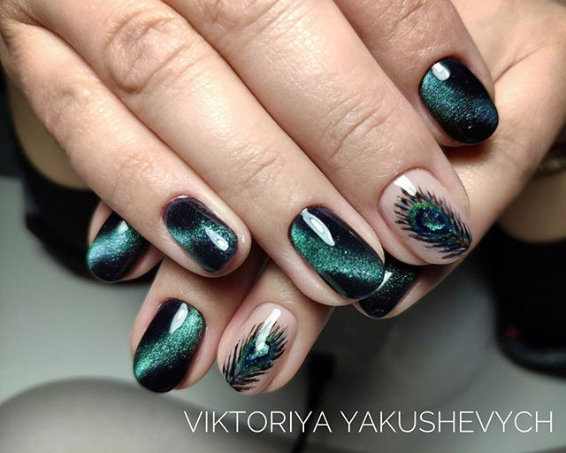 Манікюр з малюнком котяче око зелений, фото - Нігтьова студія VelNailStudio