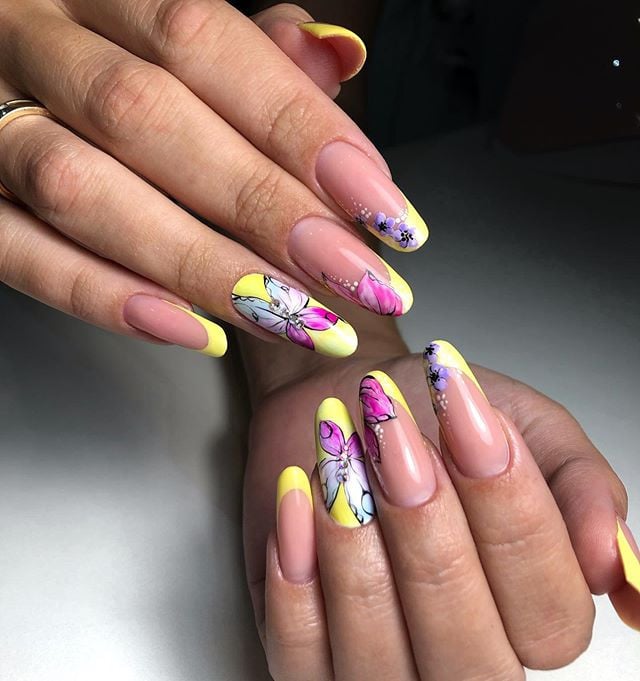 Французский маникюр с рисунком на длинные ногти, фото - Ногтевая студия Nail Tuning