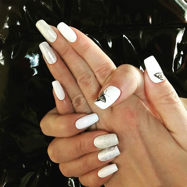 Белый маникюр с блестками рисунком, фото - Ногтевая студия Nice Nails