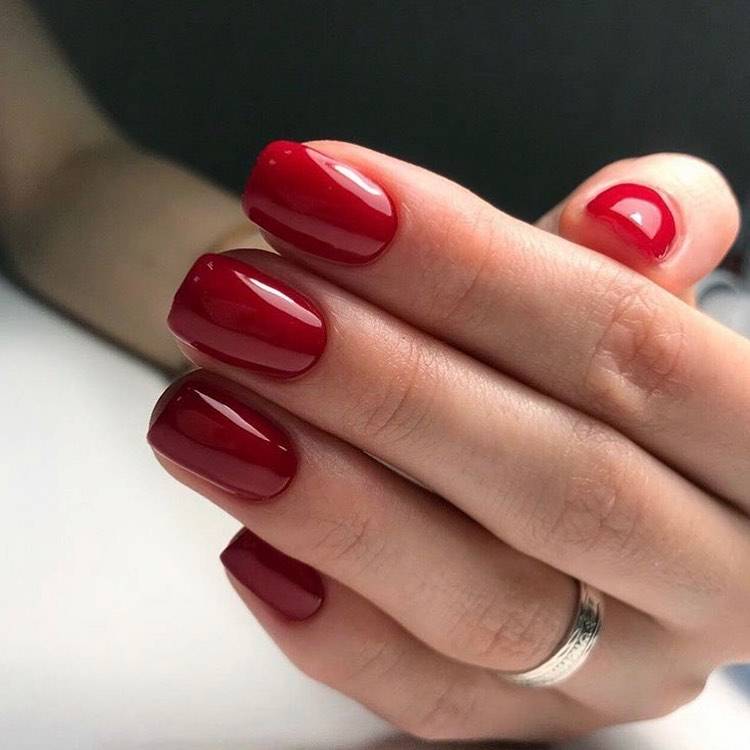 Красный маникюр на короткие ногти бордовый, фото -  Валерия Игоревна