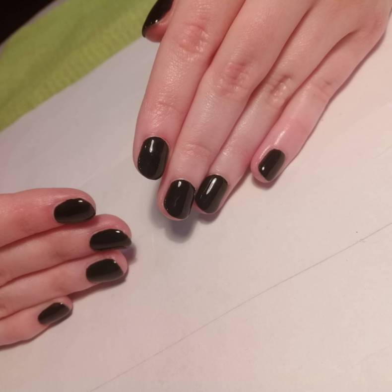 Манікюр на короткі нігті чорний однотонний (монохромний), фото - Майстер манікюру Анна Гашутина