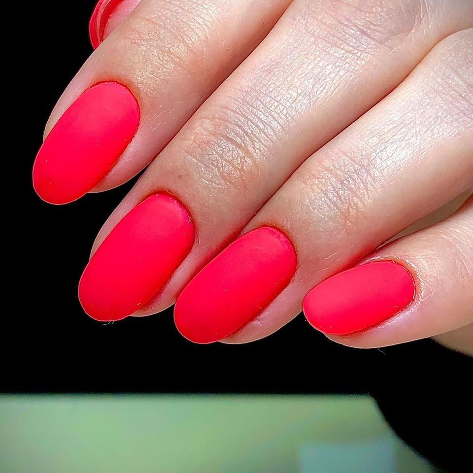 Яскравий манікюр матовий на довгі нігті, фото - Студія краси Kontraktova Beauty