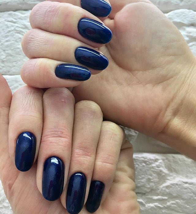 Синій манікюр однотонний (монохромний) темний, фото - Нігтьова студія Red Cat Nails
